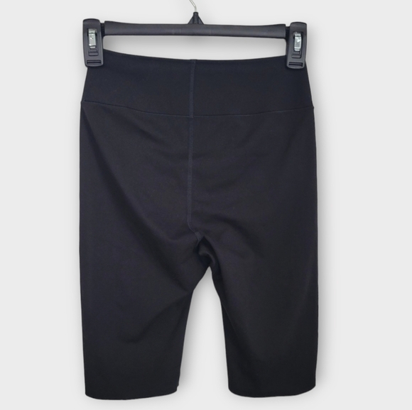 UniQlo Black Biker Short Size Extra Small - Picture 2 of 4